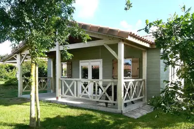 Image de Chalet familial au calme avec piscine près du lac du Jaunay, proche plages et activités.