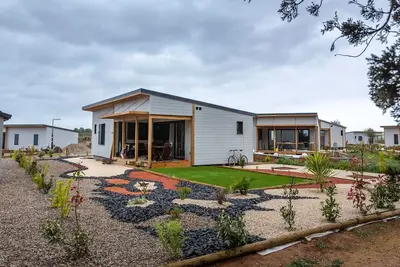 Image de Chalet 3 chambres avec piscines chauffées et accès plage à 9km
