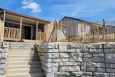 Image de Chalet tranquille en Bretagne avec piscine chauffée, 2 chambres, proche mer et nature