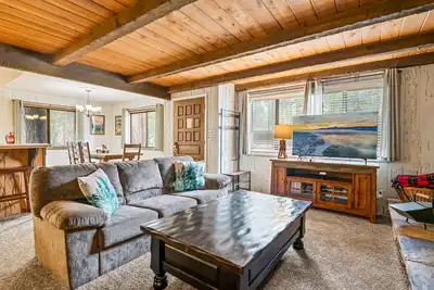 Image de Family Fox Farm Large 4 bedroom  5 min to Resorts. Fire Pit- Garage Access