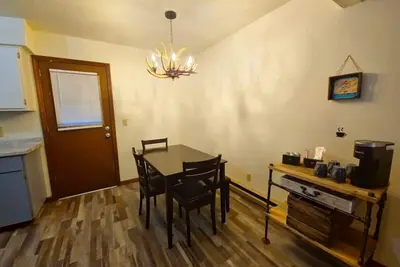 Image de Mountain Retreat ~ King Bed! ~ Walk to Downtown!