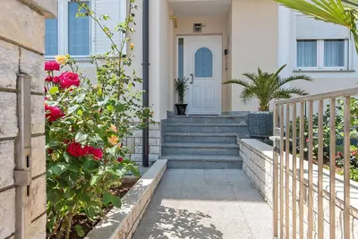 Image de Appartement de vacances Pula pour 2 - 4 personnes avec 1 chambre Ă coucher - Maison mitoyenne