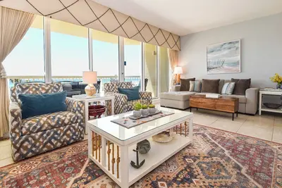 Image de Breathtaking Beachfront Condo with Resort Views! Your Perfect Destin Hideaway 🏖️