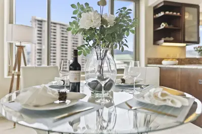 Image de Watermark Waikiki Unit 901: Luxe Condo w/ Pool, Resort Amenities & Oceanviews