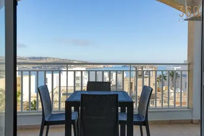Image de Designer home with stunning sea views in St Pauls