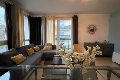 Image de Beautiful T4 appartement 8 Personnes proche Disney+ parking privé