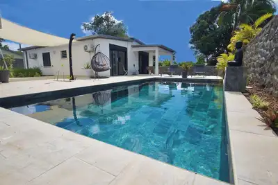 Image de Villa Standing. Jacuzzi privé & Piscine chauffée en pierres naturelles