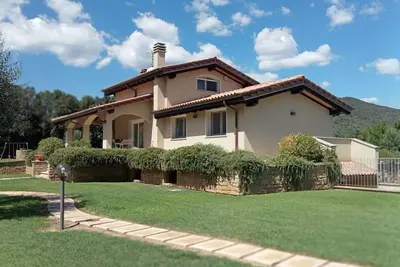 Image de Portion of villa with large garden and beautiful barbecue area 5 minutes from the sea