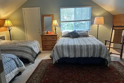 Image de Family/Pet-Friendly Home in Soda Springs near Sugar Bowl, Truckee