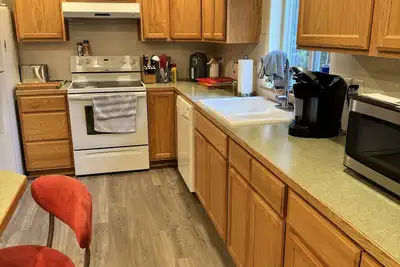 Image de Lab lover\/ InLaw suite in an Alaskan Fisherman's home
