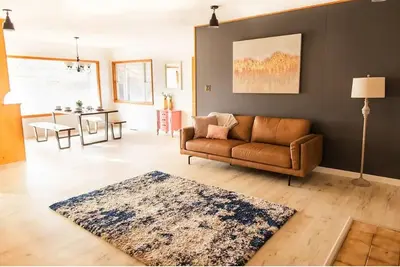 Image de Great Location - Hankins Country Home