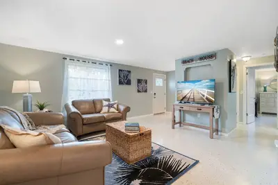 Image de Quiet Street, Bay Views, Close to Ami and Preserve