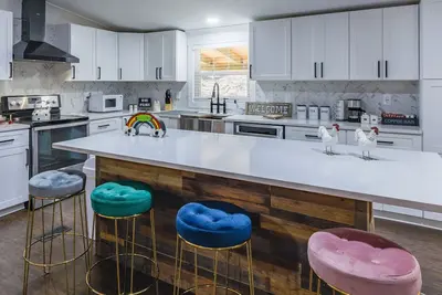 Image de Renovated Remote Cabin w/Chef's Kt! Family Friendly- King Bd -10Mi to Dt Ellijay