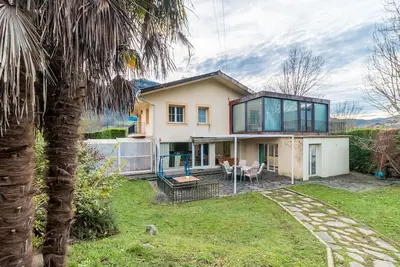 Image de Villa avec vue sur les montagnes, terrasse privée et climatisation