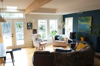 Image de One of a Kind Garden Oasis + Detached Studio Apt