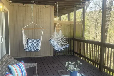 Image de Sugar Creek Treehouse - 0. 25 mi to Trails, Golf