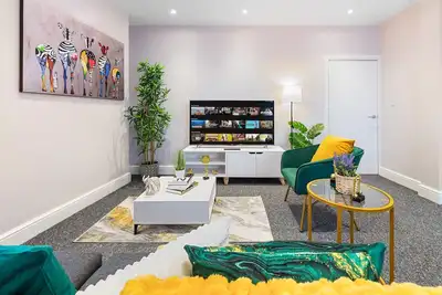 Image de Cosy 2-bedroom flat with a king-size bed in London, Uk. Close to all airports!
