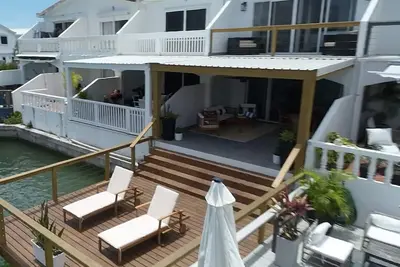 Image de Exquisite Waterfront Villa