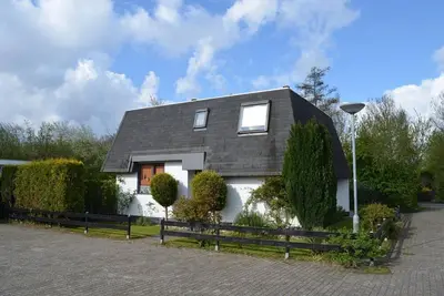 Image de This type Starfish located at the Schoneveld holiday park near Breskens is a detached, attractive and comfortable house that offers plenty of privacy and features a spacious terrace, a covered patio and garden.