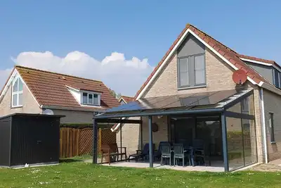 Image de Want a pleasant holiday in an eco-friendly and energy-efficient home with all modern comforts. Features include :- car charging station on private driveway so you don't have to move.