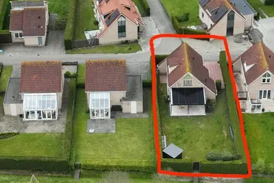 Image de Do you want a pleasant holiday in an eco-friendly and energy-efficient home with all modern comforts. Features include : - Car charging station on private driveway so you don't have to move around.