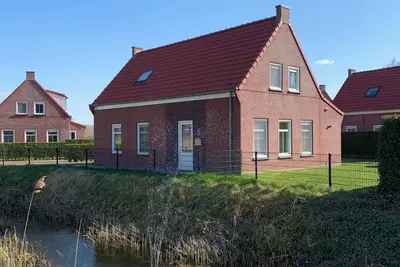 Image de With its 4 bedrooms, this property can accommodate 8 people.
