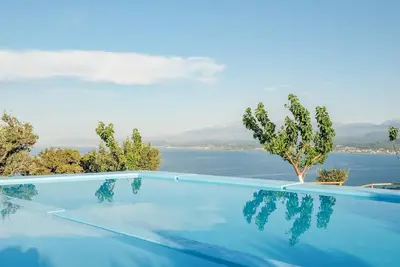 Image de Villa Akrolithos with Private Pool