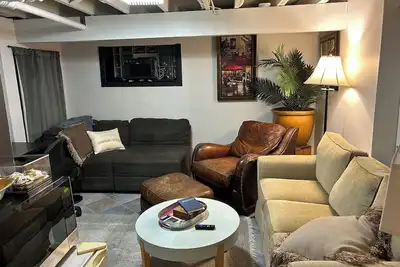 Image de Cozy 1-bedroom apartment just 6 minutes drive to Morton Arboretum