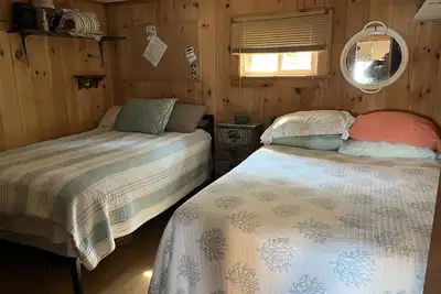 Image de Lake Winnepesaukee waterfront cottage