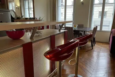 Image de Appartement spacieux et clair - Buttes Chaumont