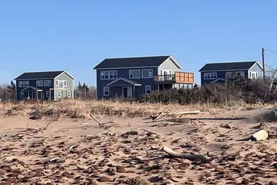 Image de 3 New beachfront cottages with breathtaking ocean views and direct beach access