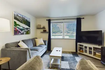Image de Updated Douglas Apartment, Near Downtown and Skiing