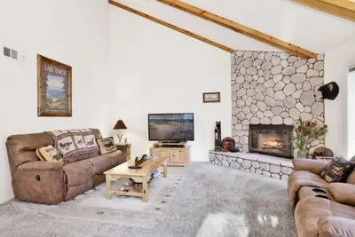 Image de The Bear Meadows Townhome! Walk to Bear Mountain!