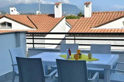 Image de M386 - Marcelli, three-room apartment with garden and sea view