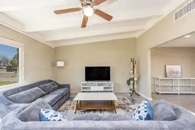Image de Beautiful 5 bedroom House, Playground, Pet Friendly near Hospitals and Air Base