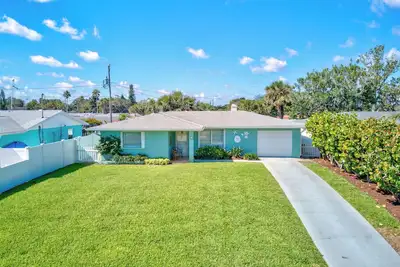 Image de Classic Florida home 5 min walk to the beach. . comfortable, peaceful and relaxing