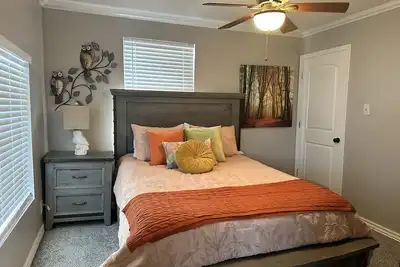 Image de New! Tracks & Trails Cottage - 3 min from Hwy I-40