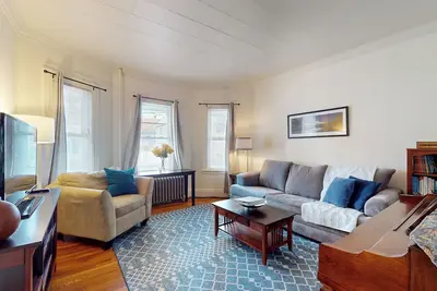 Huge 2 bed, 2 baths, Harvard, Porter Davis Sq