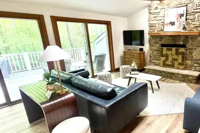 Image de New Listing! 3/2 Charming Home In The Woods Of Ellison Bay/Northern Door County