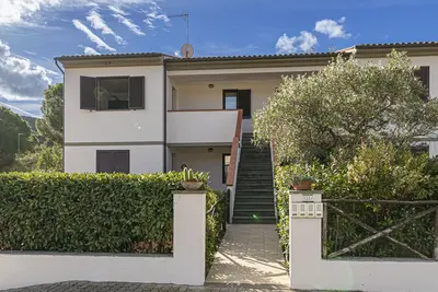 Image de Peonia apartment, in Lacona, in a terraced house, with equipped balcony and wi-fi. Perfect location