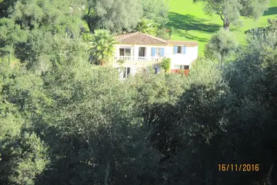 Image de T1 A Porticcio dans un cadre de verdure (6000m²) calme absolu