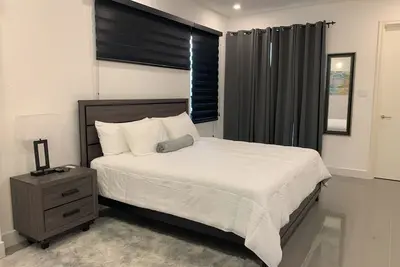 Image de Lovely 2 B/R Apartment in Kingston