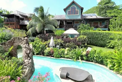 Image de Villa C est La Vie 3br in Trouya by Personal Villas -  Stunning Hideaway