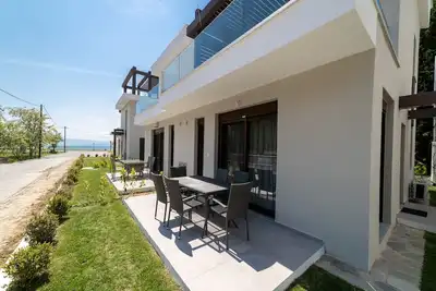 Image de Three - Bedroom Triplex with Garden in Argilos Residential Complex