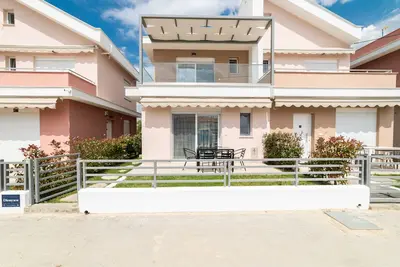 Image de Two-Bedroom Duplex with Garden, Dionysos Residential Complex