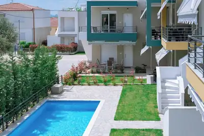 Image de Two-Bedroom Apartment with Pool Access in Danai & Palm Residential Complex
