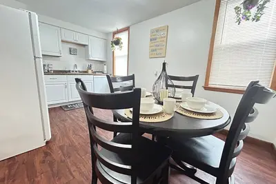 Millvale Charm 2 br close to downtown Pittsburgh