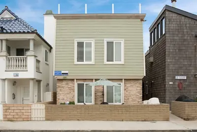 Image de Cozy one-bedroom steps from the sand