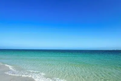 Image de Paradise Awaits! Pristine Condo+Resort Amenities. 1 Br w\/New Sleeper Sofa.