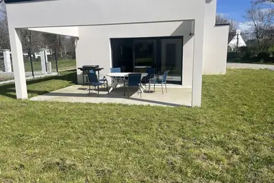 Image de Maison de bord de mer entre village et plage. Au coeur de la presqu'ile. du golf